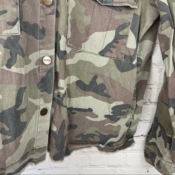 SANCTUARY Crafted & Tailored Camo Snap Front Jacket size Medium - Picture 5 of 9